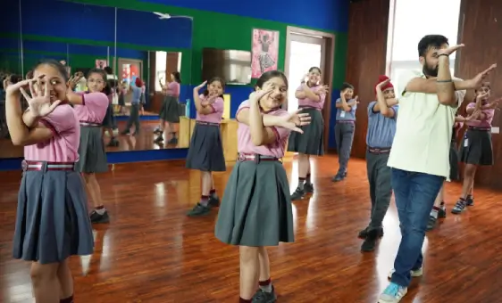 mohali-performing1